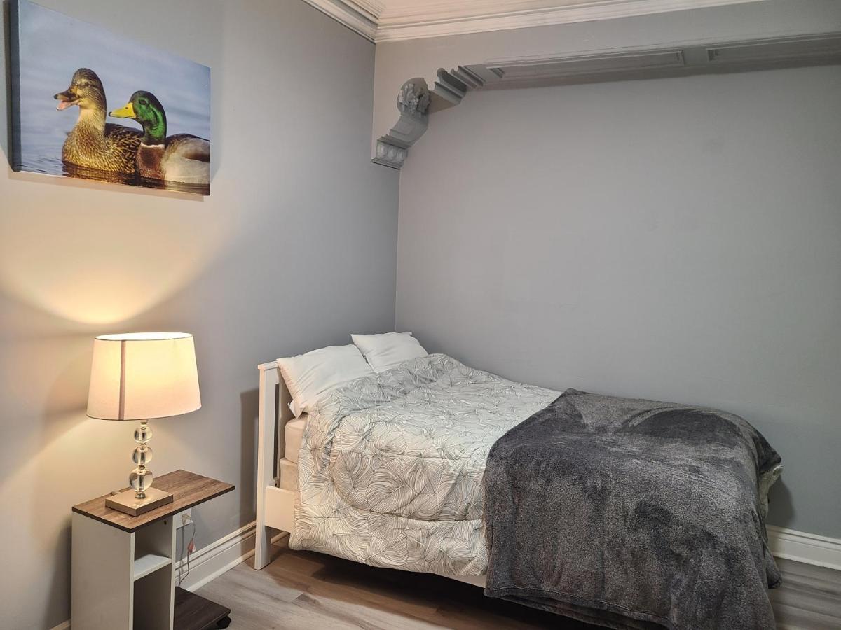 Downtown Ottawa Spacious Room Accommodation Екстер'єр фото